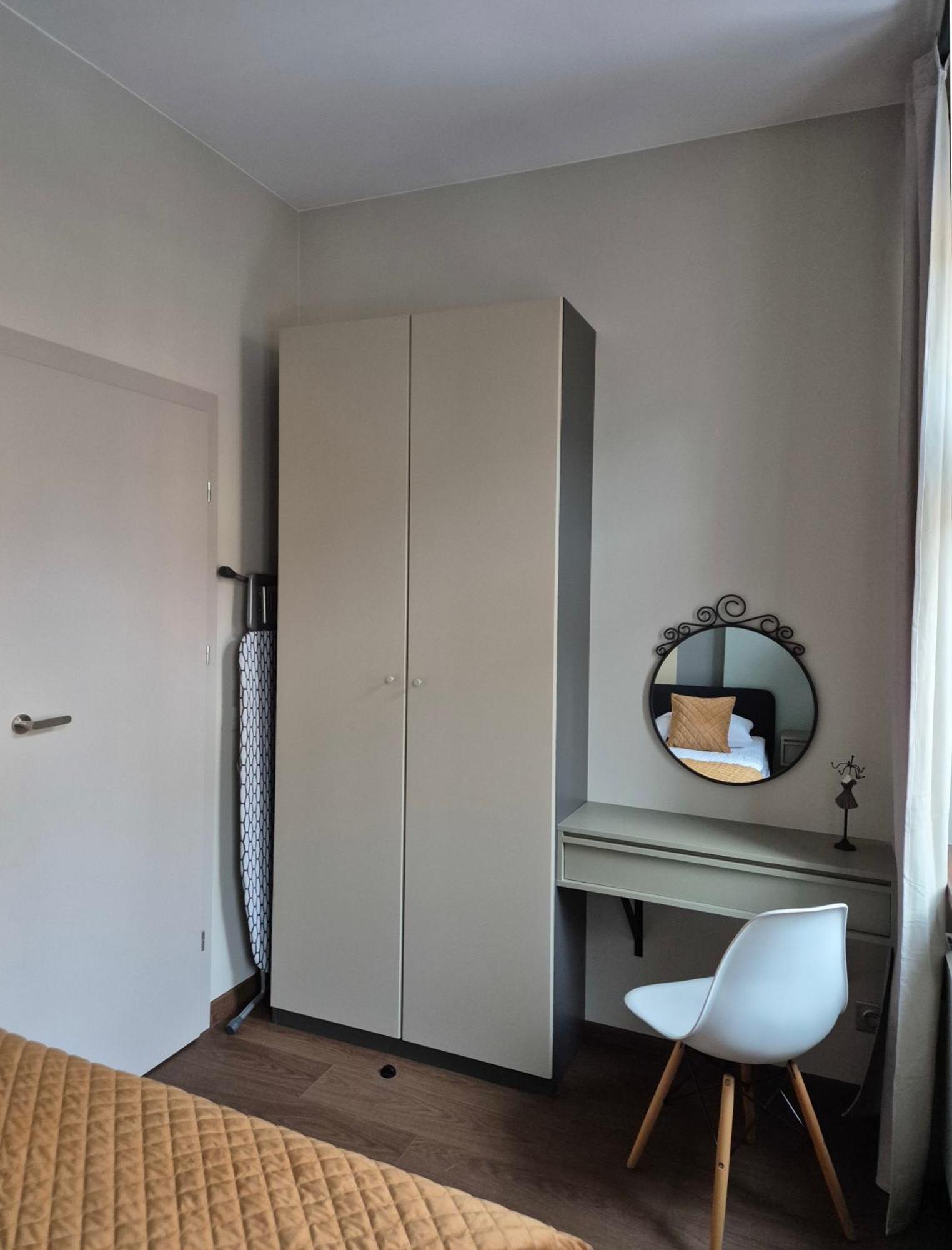 Apart In The Center - Self Check-In Jelenia Gora Exterior photo